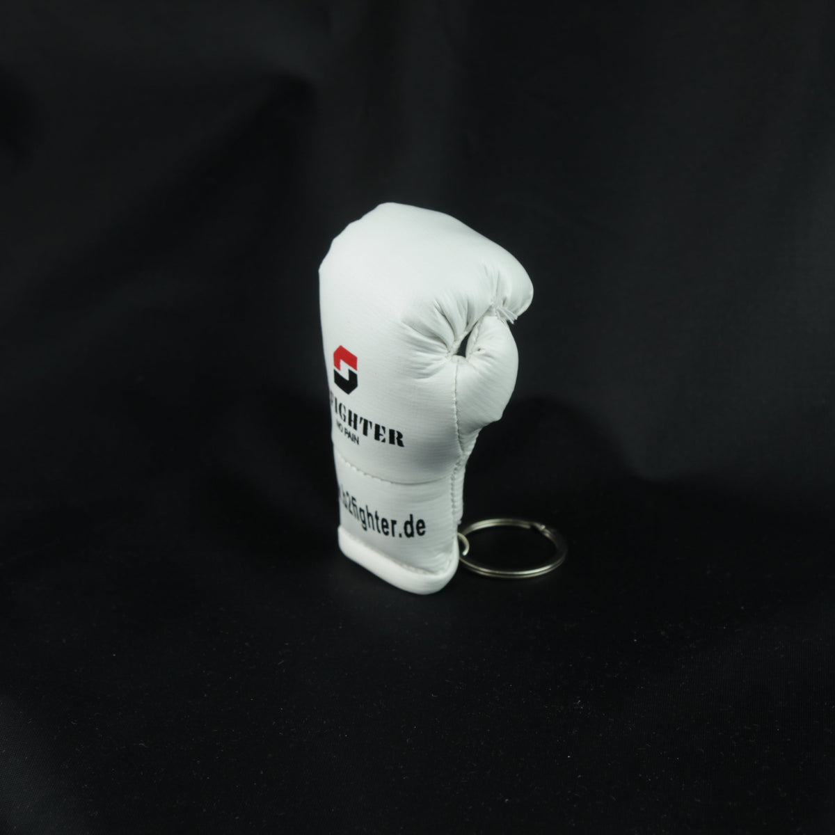 Mini-Boxhandschuh-Schlüsselanhänger, weißer Handschuh mit Ring und Logo am Stulpenende